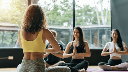 Hoe kan yoga helpen om een burn-out te voorkomen?