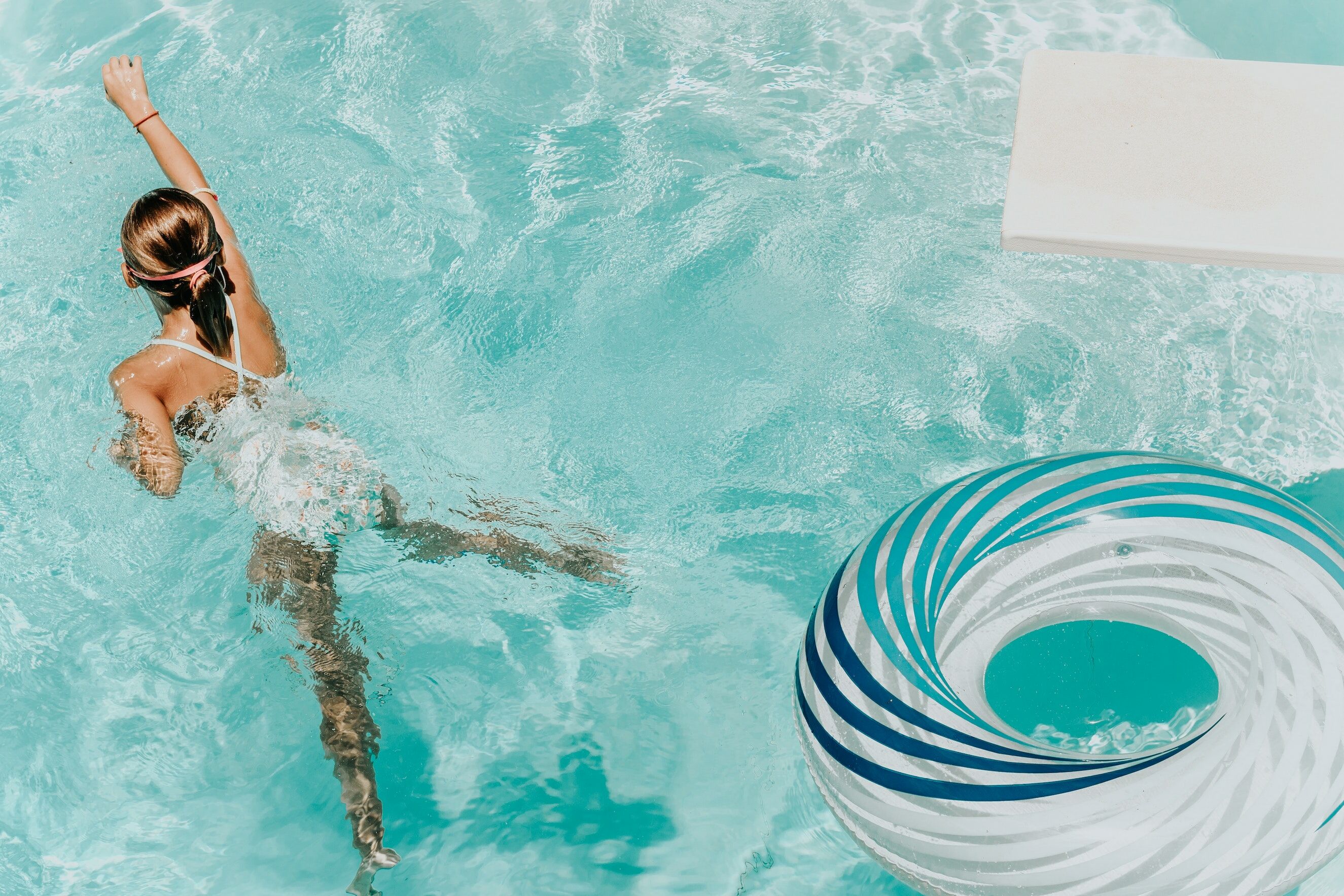 Waarom zwemmen de perfecte sport is tijdens de zomer