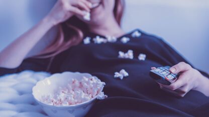 Slim Snacken: Hoe je Smaakvol Popcorn Maakt met Minimale Calorieën