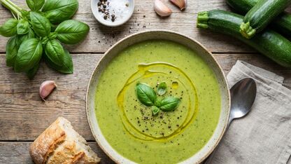 Recept: Courgettesoep met basilicum