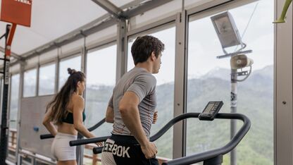 De voordelen van trainen op een loopband in huis