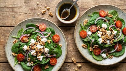 Recept: Spinaziesalade met geitenkaas en walnoten