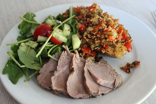 Lamsvlees met couscous en salade