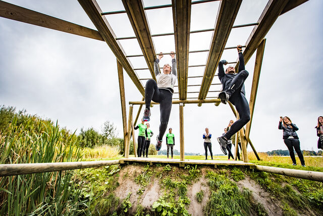 BIDDINGHUIZEN - Herbalife heeft de stormbaan van Flevonice bestormt. De dames gingen vol 100 procent erin. FOTO LEVIN &amp; PAULA PHOTOGRAPHY VOF