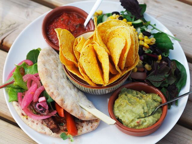 Wat kun je eten bij Backyard in Rotterdam?